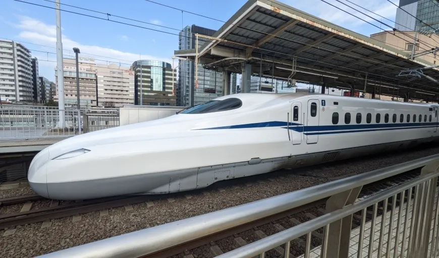 A Comfortable Return by Bullet Train